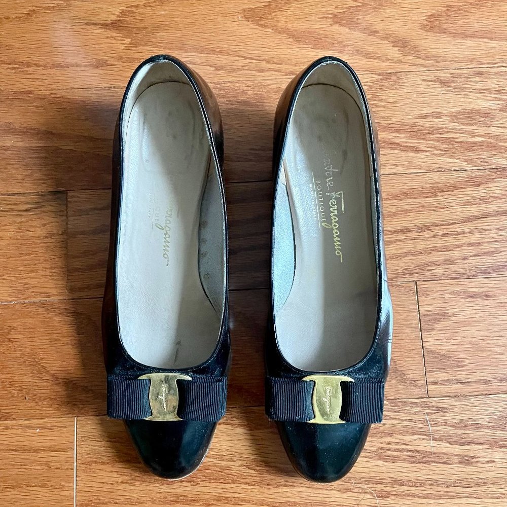 Ferragamo Round-toe Heels